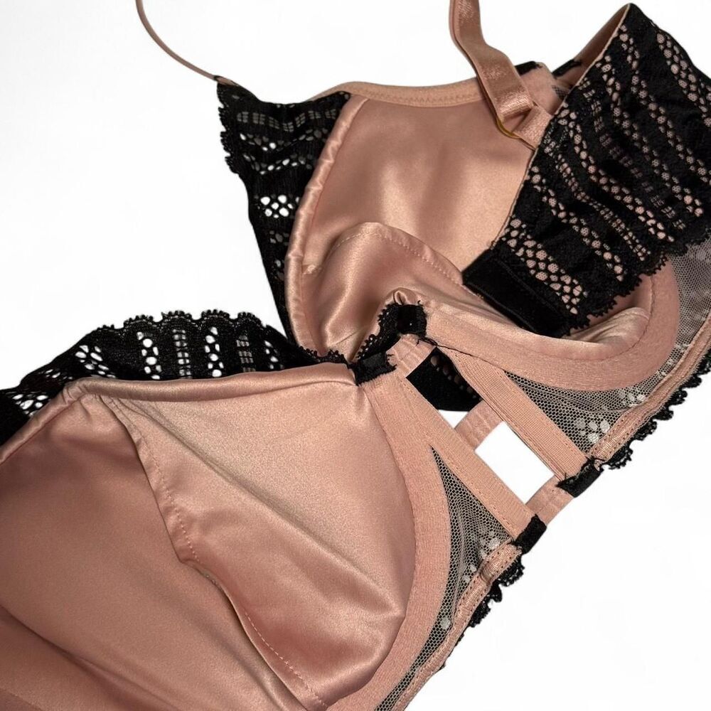 Victoria's Secret NEW Very Sexy Black striped plunge bra with Pink Satin | 34D - Picture 5 of 7